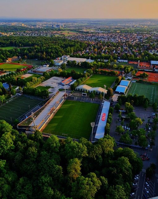 快船老将巴图姆展现出色防守功底.