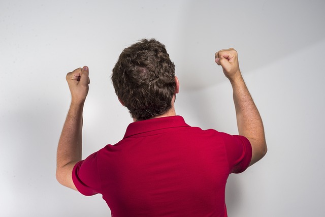 独行侠轻松赢下太阳,兰德尔和爱德华兹发挥抢眼.